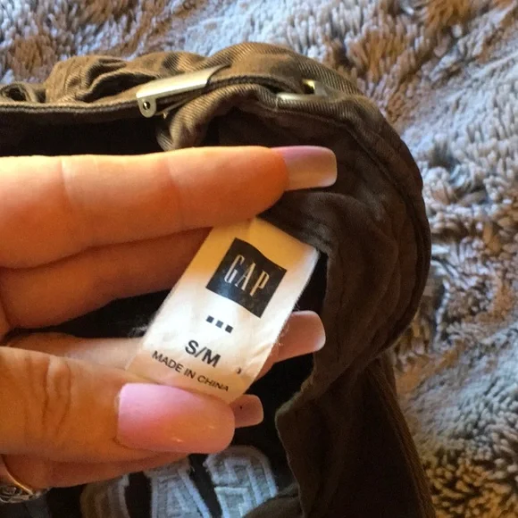 GAP Hat - Picture 3 of 3